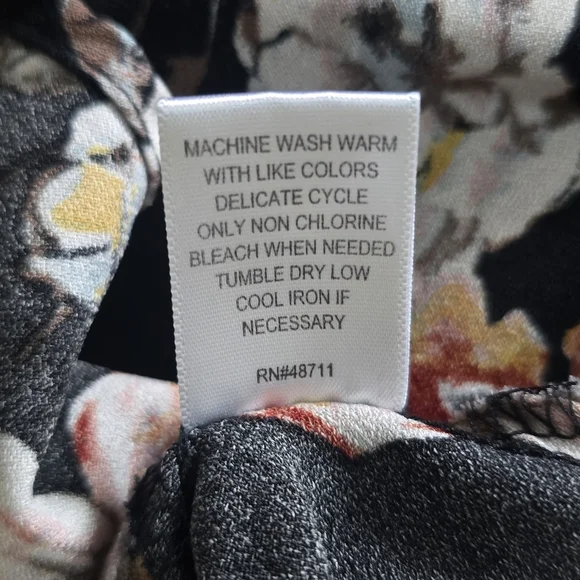 Ophelia Roe Floral Peplum Blouse Black Button Front Flowy Top 2X - Picture 6 of 6